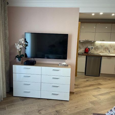 Studio With Swimming Pool 80 Meters Near The Beach Nice Eksteriør billede