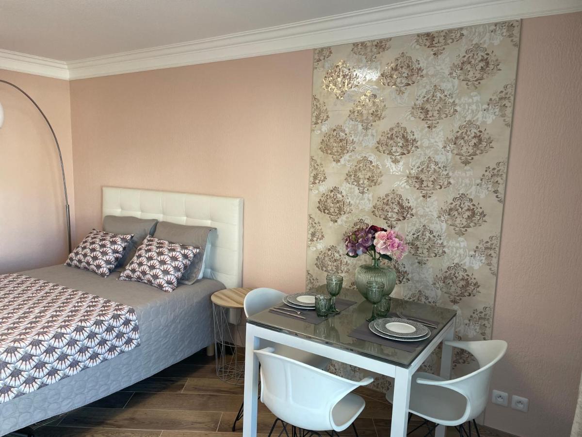 Studio With Swimming Pool 80 Meters Near The Beach Nice Eksteriør billede