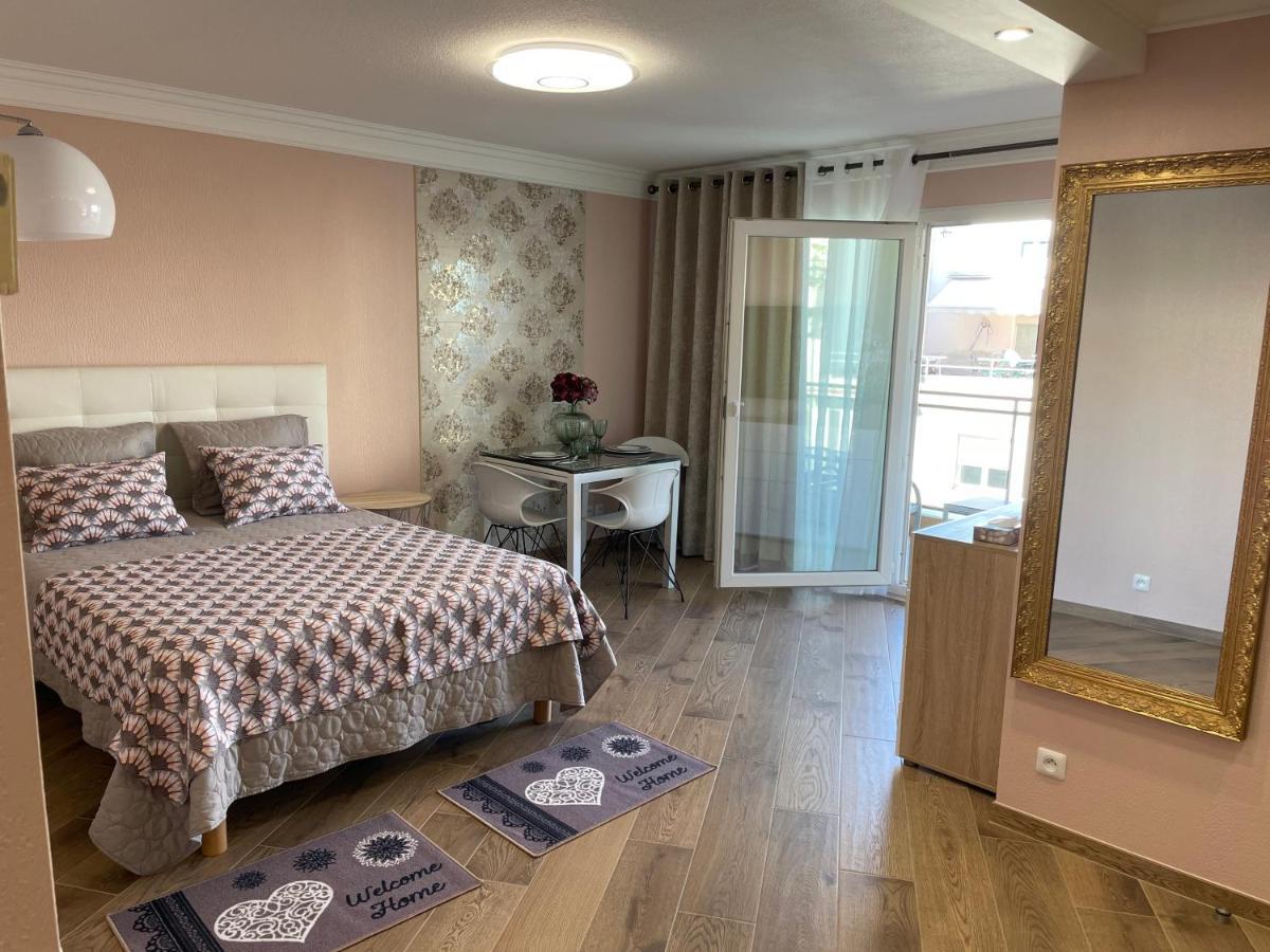 Studio With Swimming Pool 80 Meters Near The Beach Nice Eksteriør billede